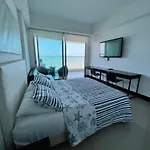 Descanso y confort frente al mar!